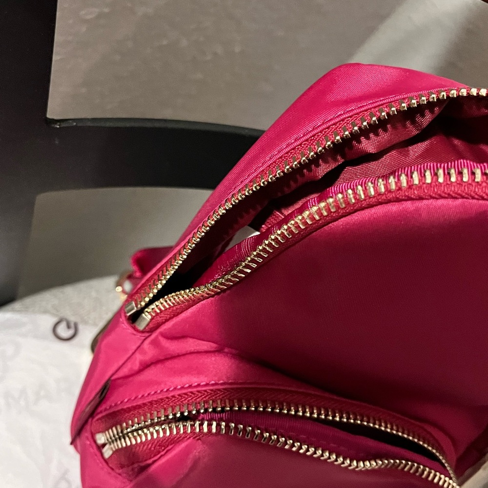 LULULEMON NWT AUTHENTIC EVERYWHERE BERRY RUMLE COLOUR SLING SMALL BAG - Picture 5 of 17